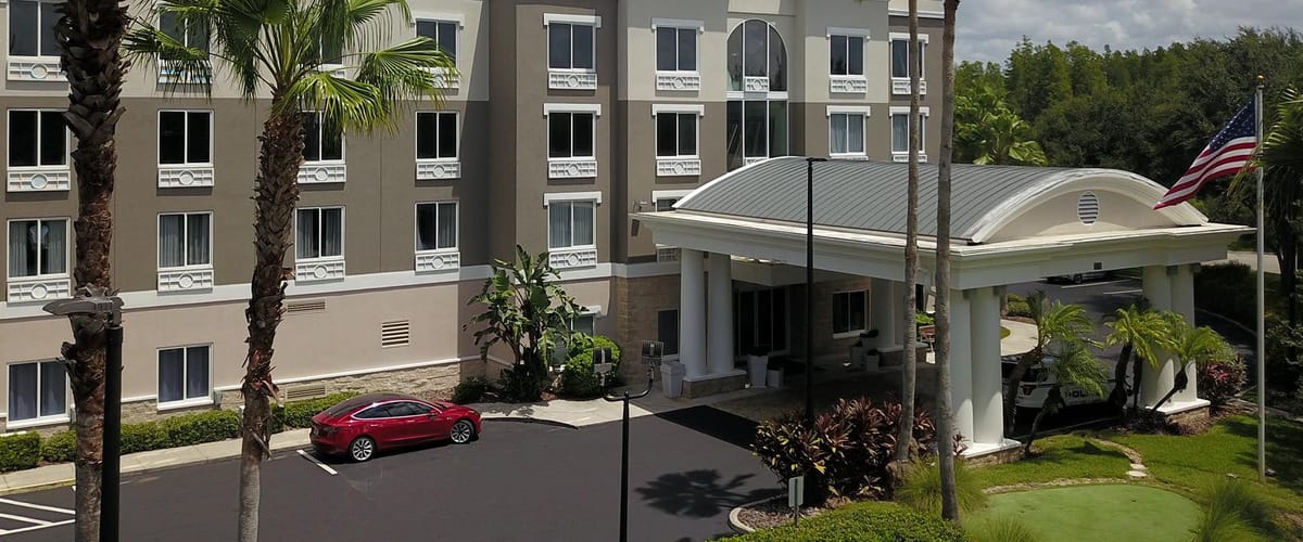 Holiday Inn Express & Suites New Tampa property view